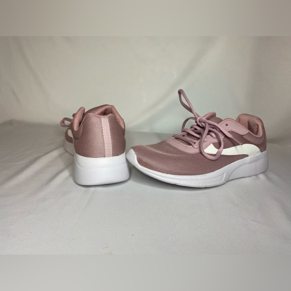 Women - 8.5 - pink sneakers